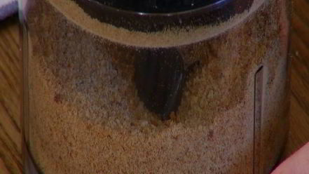 Рецепт пасты с карамелизированным луком и свежим сыром