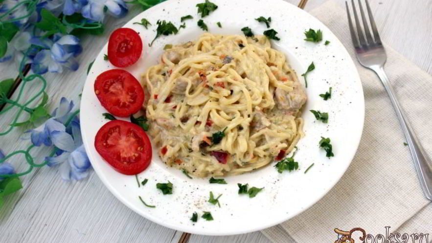 Рецепт пасты с курицей и грибами в сливочном соусе