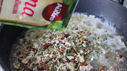 Рецепт пасты с курицей и грибами в сливочном соусе