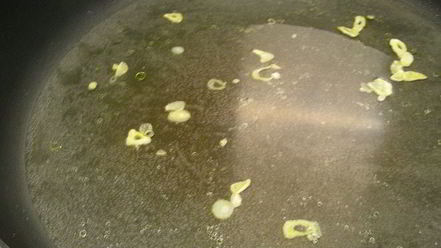 Рецепт пасты с сардинами, помидорами черри и кедровыми орешками