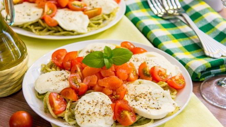 Рецепт пасты с семгой, черри и моцареллой