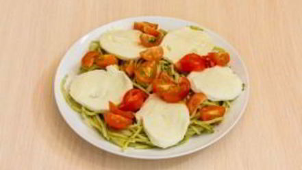 Рецепт пасты с семгой, черри и моцареллой