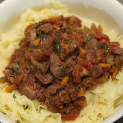 Рецепт Пасты с соусом из куриной печени и помидоров
