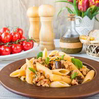 Рецепт Пасты с соусом из курицы и баклажанов