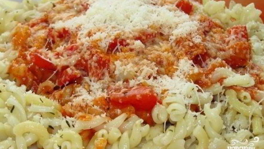 Рецепт пасты с томатным соусом и сыром