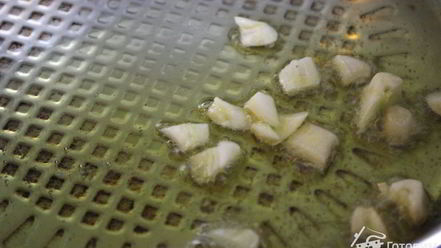 Рецепт спагетти с дарами моря и маслинами