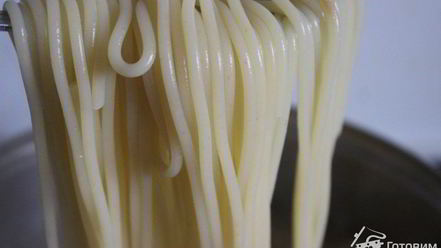 Рецепт спагетти с дарами моря и маслинами