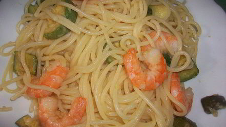 Рецепт спагетти с креветками и цукини