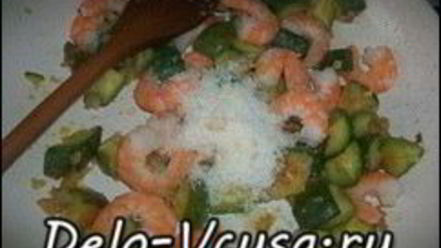 Рецепт спагетти с креветками и цукини