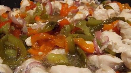 Рецепт спагетти с курицей и запеченными перцами