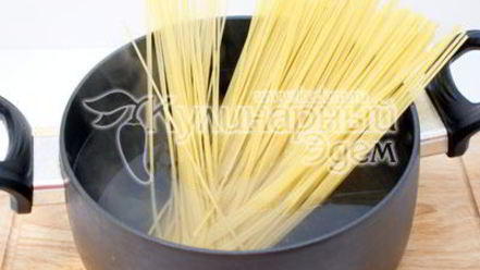 Рецепт спагетти с овощами и соевым соусом