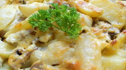 Рецепт картофеля по-французски с яблоком и грибами