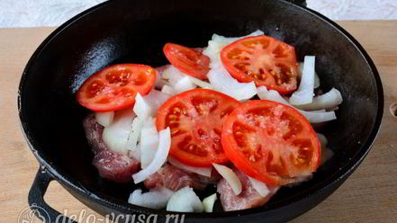 Рецепт мяса по-французски из свинины с помидорами