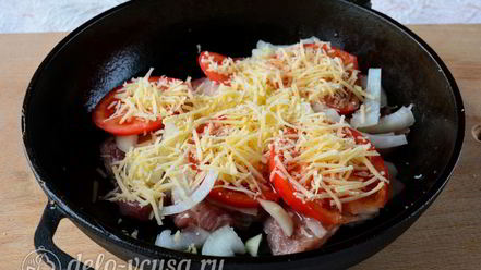 Рецепт мяса по-французски из свинины с помидорами