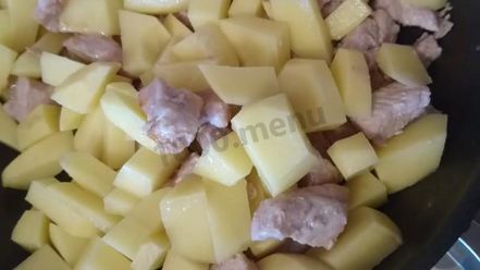 Рецепт мяса по-французски на сковороде с картошкой