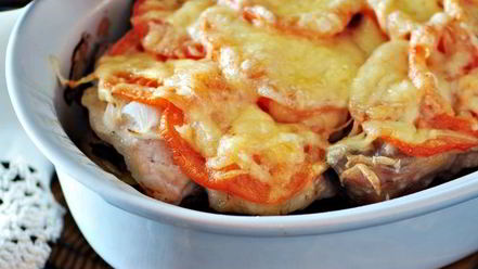 Рецепт мяса по-французски с грибами и помидорами