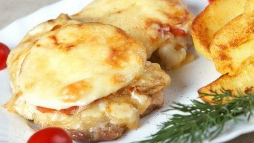 Рецепт мяса по-французски с помидорами