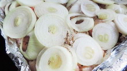 Рецепт запеченных куриных окорочка по-французски