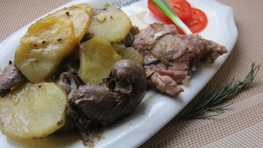 Рецепт горячего горшочка — баранины с картофелем и почками