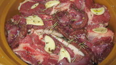 Рецепт горячего горшочка — баранины с картофелем и почками