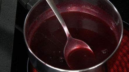 Рецепт говядины по-строгановски с клюквенным соусом