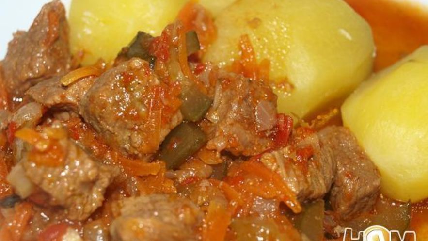 Рецепт говядины с солеными огурцами в томатном соусе