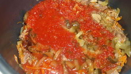 Рецепт говядины с солеными огурцами в томатном соусе