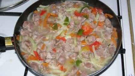 Рецепт куриных желудочков с овощами
