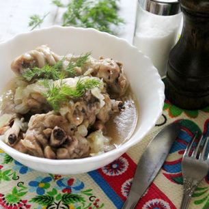 Рецепт Курицы тушеной с луком