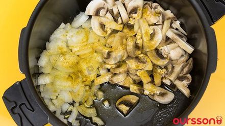 Рецепт свинины обжаренной в шампиньонах со сливками