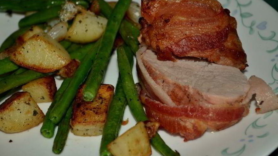 Рецепт свинины в беконе