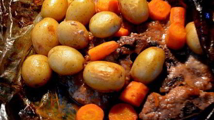 Рецепт свиных отбивных в барбекю-соусе и с овощами