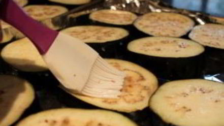 Рецепт баклажанов со свининой