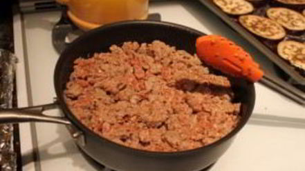 Рецепт баклажанов со свининой