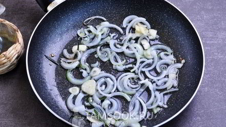 Рецепт баклажанов тушеных с помидорами и чесноком