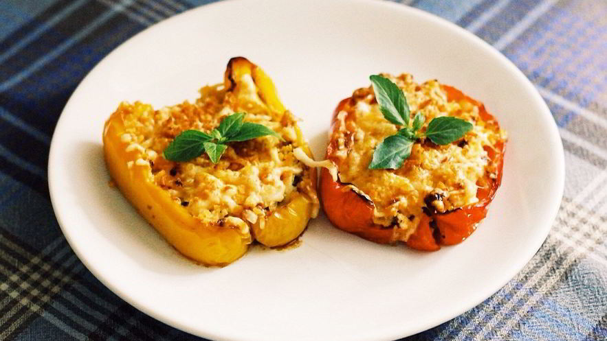 Рецепт болгарского перца, запеченного с брынзой и грибами