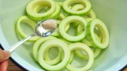 Рецепт фаршированных кабачков на сковороде