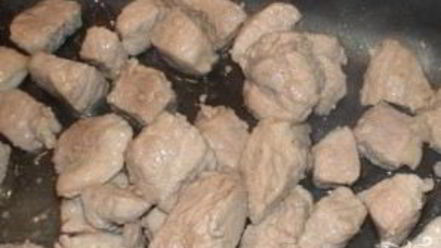 Рецепт картофеля, тушенного со свининой и помидорами
