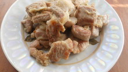 Рецепт картофеля тушеного со свиной грудинкой и овощами в мультиварке