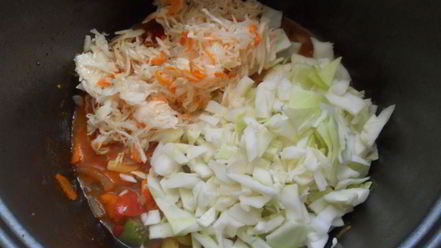 Рецепт картофеля тушеного со свиной грудинкой и овощами в мультиварке