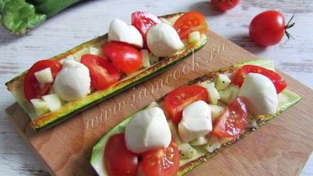 Рецепт цукини запеченные с моцареллой и черри