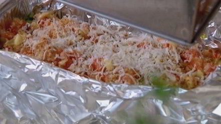 Рецепт цукини, запеченные с помидорами, сыром и чили