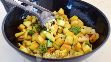 Рецепт тушеных кабачков с картошкой в сливках