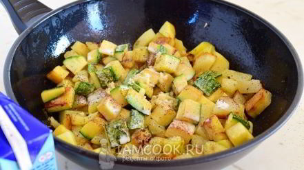 Рецепт тушеных кабачков с картошкой в сливках