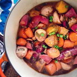 Рецепт Тушеных овощей с красным вином и мускатным орехом