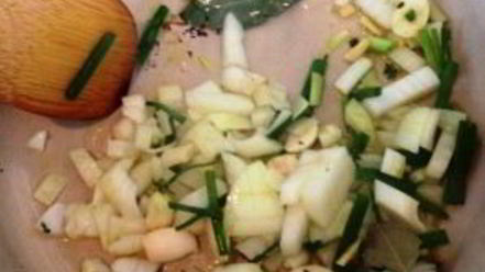 Рецепт тушеных овощей с красным вином и мускатным орехом