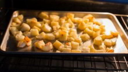 Рецепт запеченного картофеля кусочками