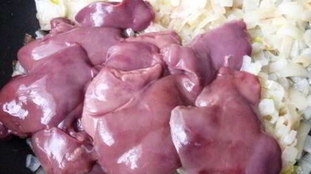 Рецепт куриной печени по-строгановски