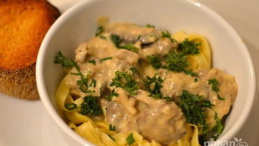 Рецепт куриной печени с грибами в сливочном соусе