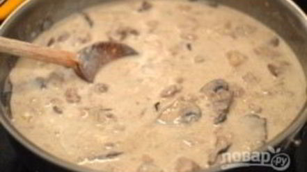 Рецепт куриной печени с грибами в сливочном соусе